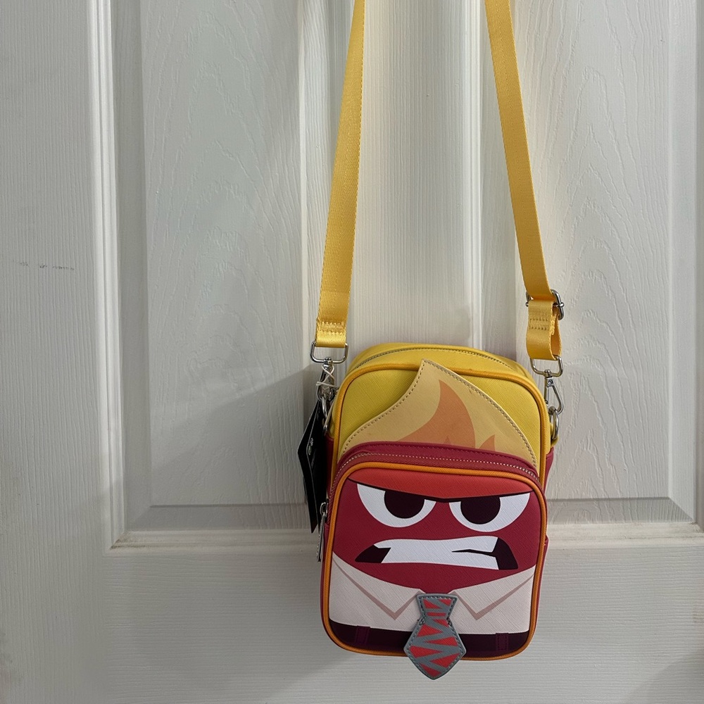 Loungefly Anger - Glow in the dark crossbody